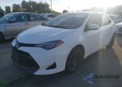 2018 Toyota Corolla Le z USA, uszkodzony, nr VIN 2T1BURHE7JC012865